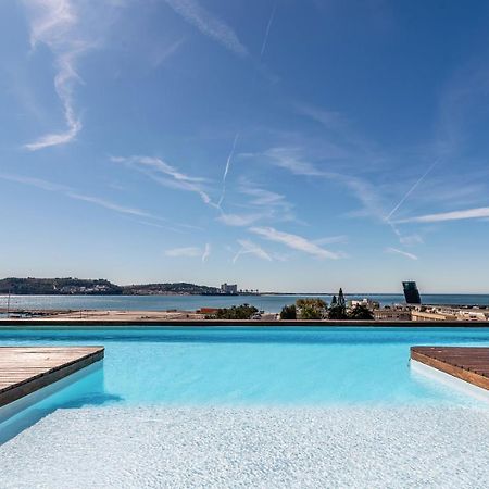 Guestready - Alges Apt With Stunning Rooftop Pool Apartment Bagian luar foto