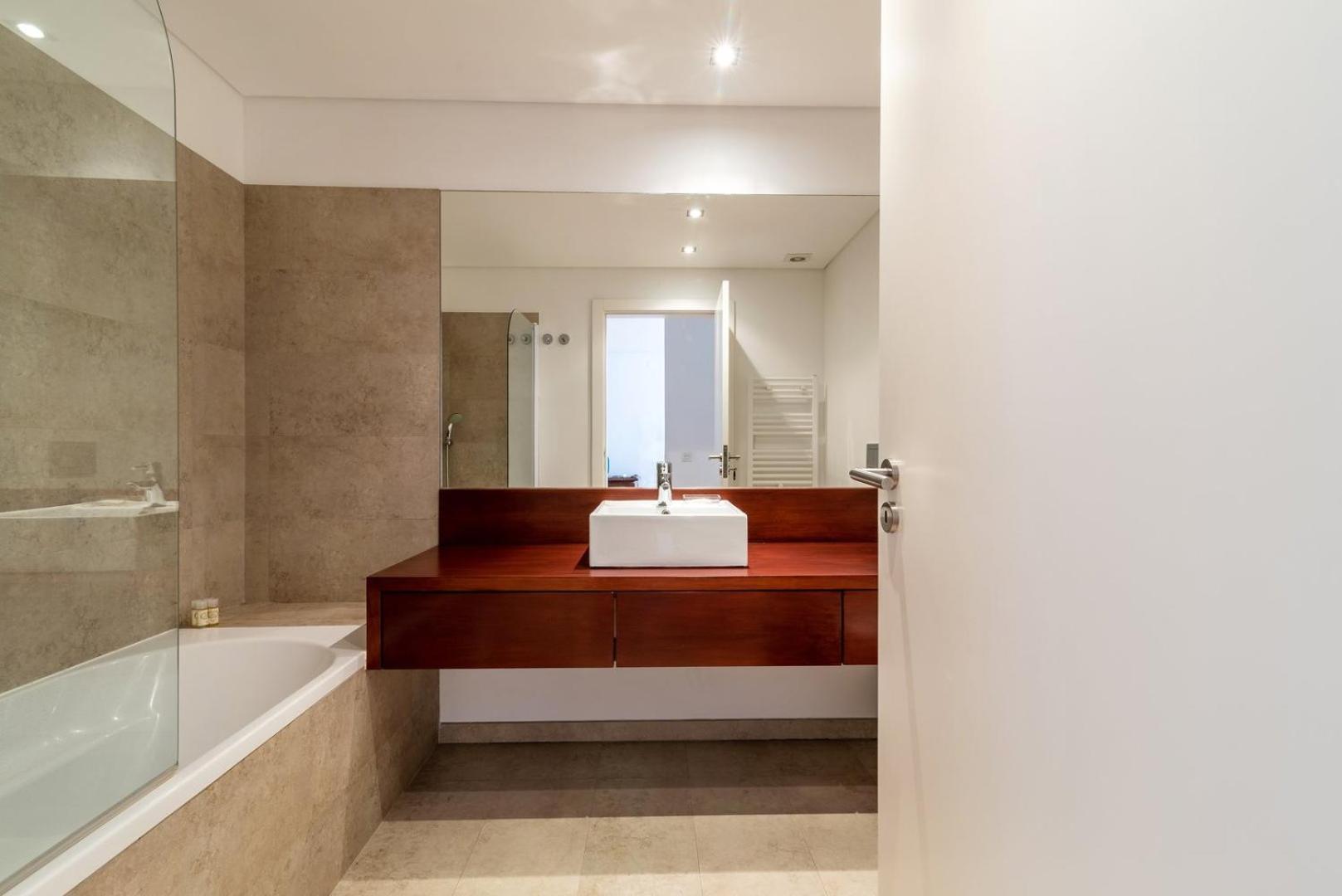 Guestready - Alges Apt With Stunning Rooftop Pool Apartment Bagian luar foto
