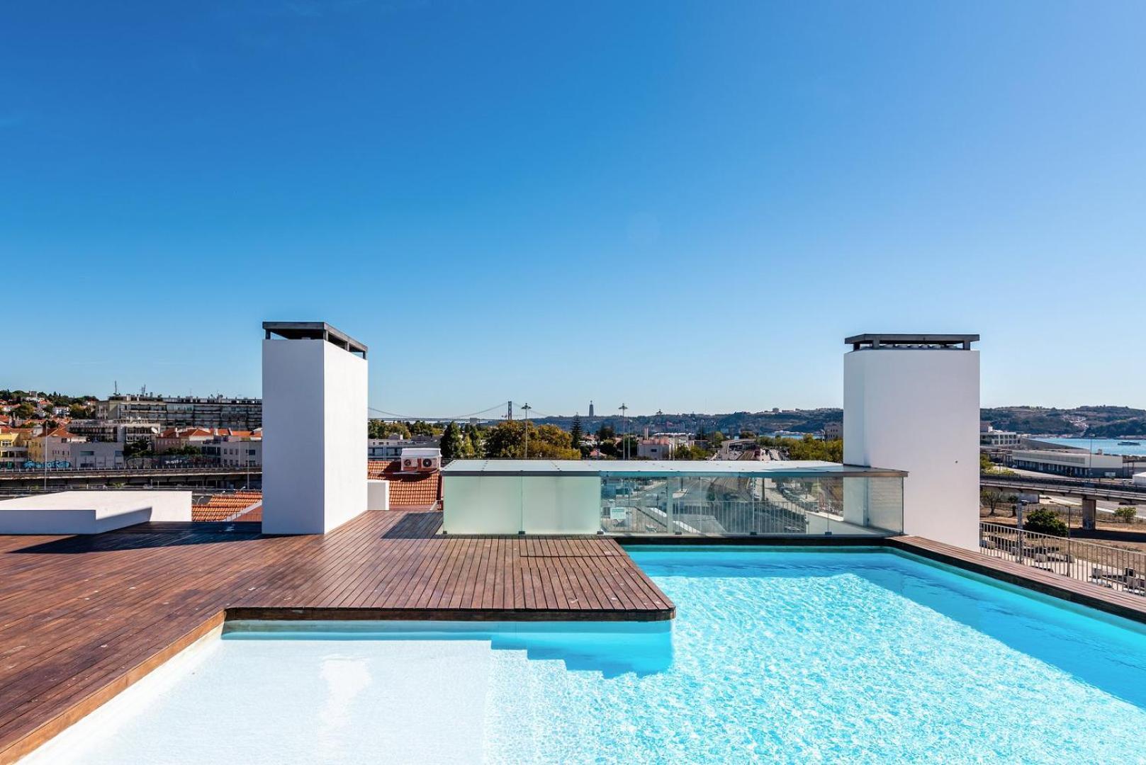 Guestready - Alges Apt With Stunning Rooftop Pool Apartment Bagian luar foto