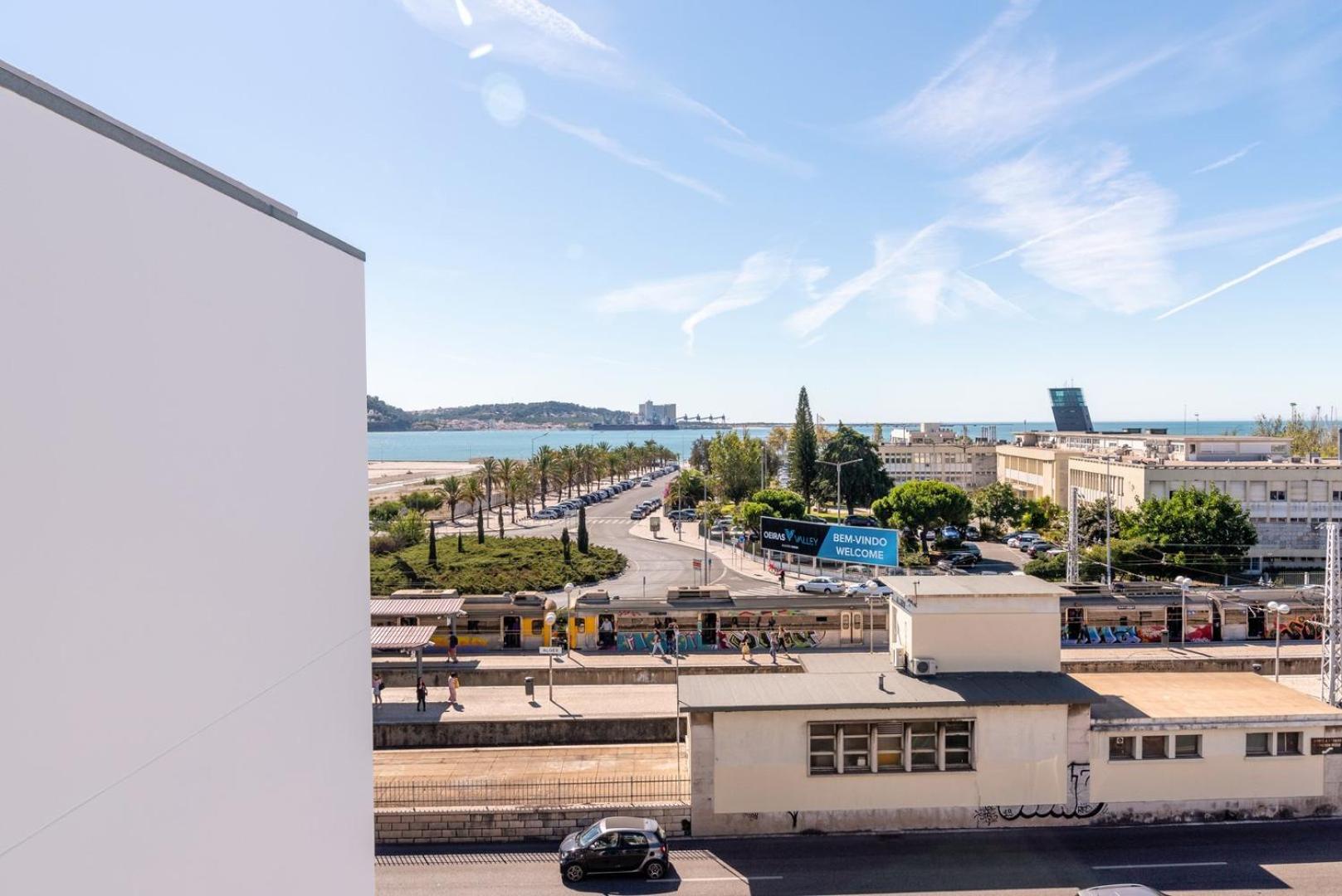 Guestready - Alges Apt With Stunning Rooftop Pool Apartment Bagian luar foto